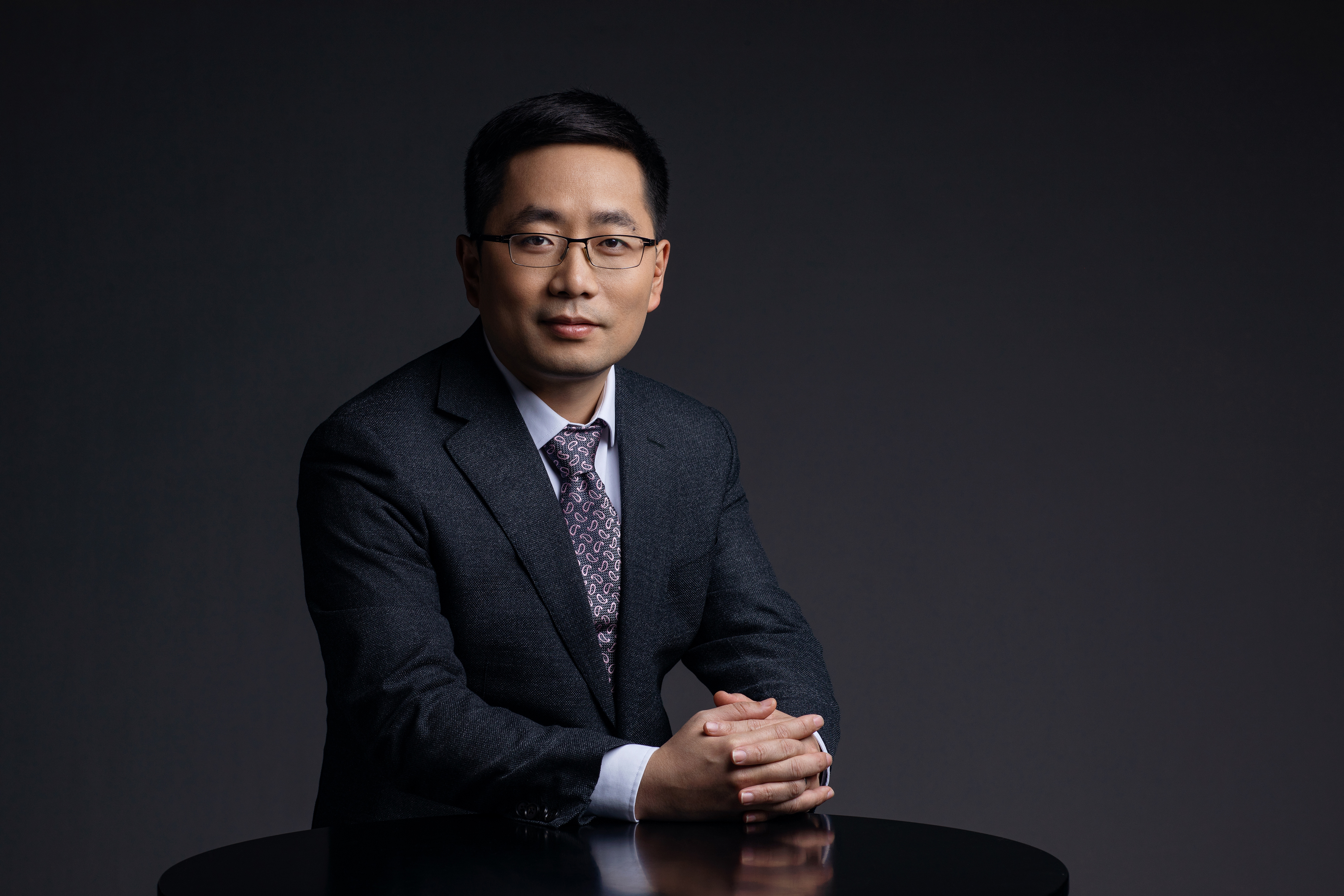 圆桌丨深蓝汽车邓承浩：增程并非过渡技术，但超长纯电续航的增程没有意义