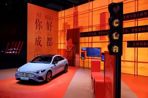 2025成都车展：梅赛德斯-奔驰蝉联成渝地区100万以上细分市场客户首选品牌